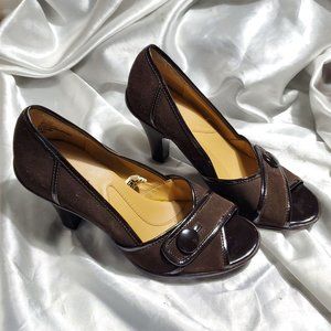 $$$ MERONA vintage style brown suede open toe heels with patent accents SZ 5.5M